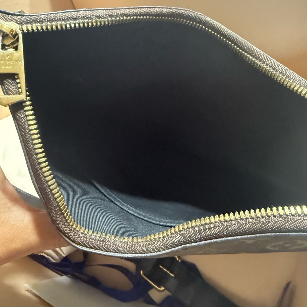 Authentic Louis Vuitton Odeon MM Monogram Shoulder Bag - Picture 8 of 9
